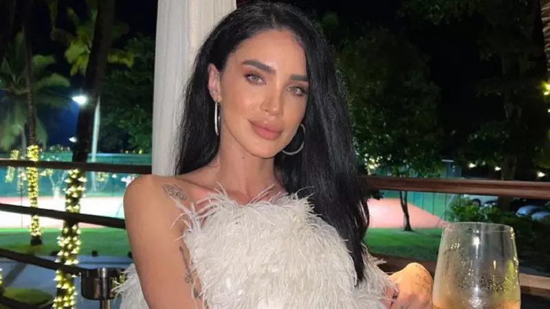 Adelina Pestrițu, apariție incendiară în costum de baie, la patru luni după ce a renunțat la implanturile mamare. Reacția fanilor: „Cât de frumoasă ești!”