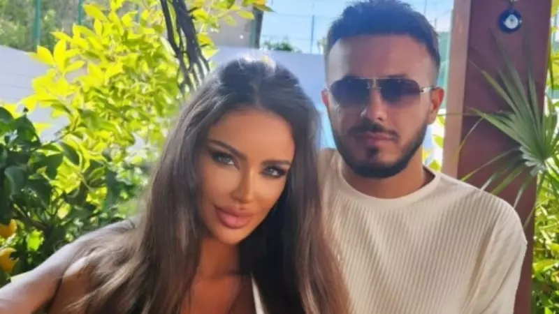 Bianca Drăgușanu a petrecut Paștele cu Gabi Bădălău și familia acestuia. La începutul relației, ea nu a fost acceptată de părinții lui
