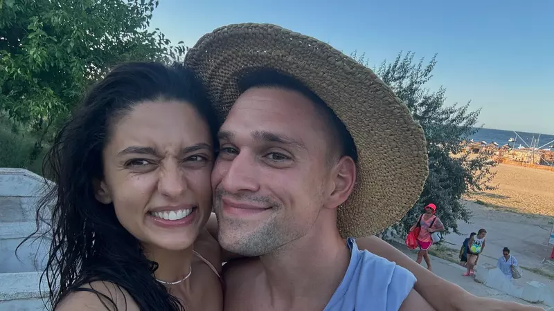 Oana Moșneagu și Vlad Gherman și-au reunit familiile pe litoral. Cum se înțeleg părinții celor doi: „Am sărbătorit-o pe mama"