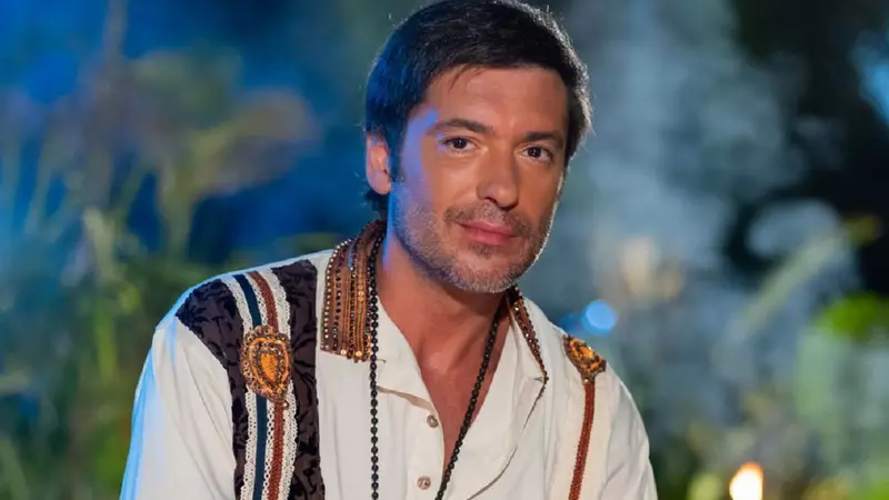 Cum arăta Radu Vâlcan pe vremea când juca în telenovele. Prezentatorul de la Insula iubirii a apărut în ipostaze fierbinți cu Mădălina Drăghici, în serialul Iubire și onoare