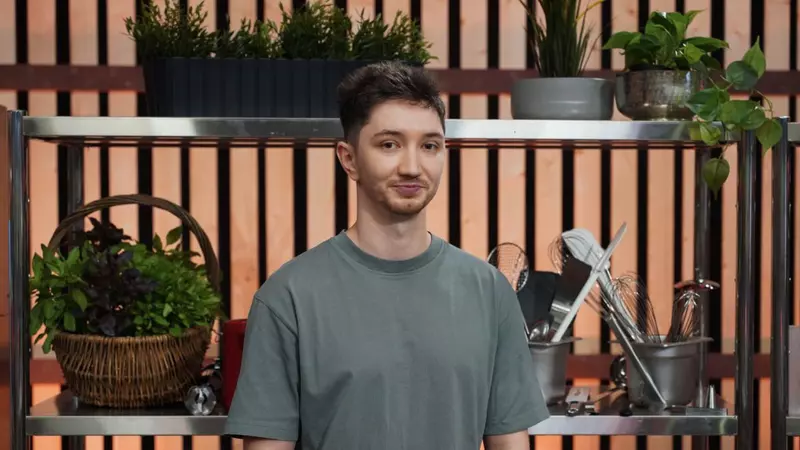Cine e Cristian Ușurelu, care a primit șorțul de aur la MasterChef. Are 32 de ani și este programator