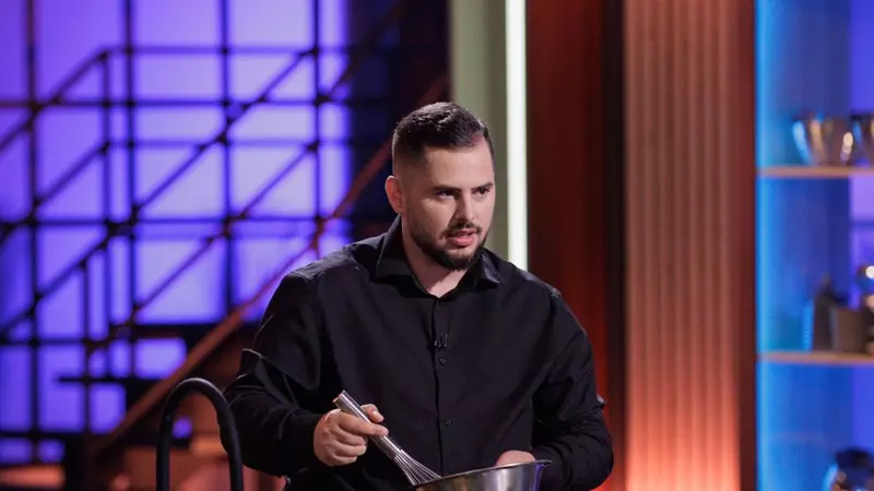 Nepotul bucătarului lui Ceaușescu surprinde la MasterChef cu o ciorbă acră cu stafide. Florin Dumitrescu, reacție neașteptată: "Îmi vine să plâng!" / EXCLUSIV