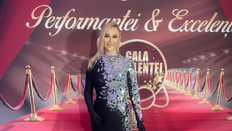 Anamaria Prodan a purtat o rochie cu oglinzi la un eveniment monden. Ce a spus despre iubitul ei, Ronald Gavril: ”Am un bărbat puternic și bun, neatins de răutate. Un bărbat care astăzi este în Statele Unite, se...” / EXCLUSIV