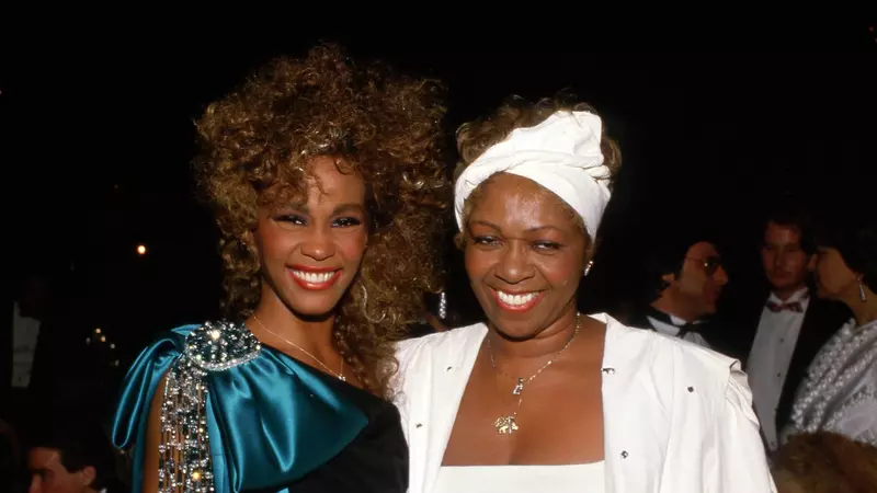 A murit Cissy Houston, mama lui Whitney Houston: "Am pierdut-o pe matriarha familiei noastre, o figură puternică și impunătoare".  Cântăreața de gospel avea 91 de ani