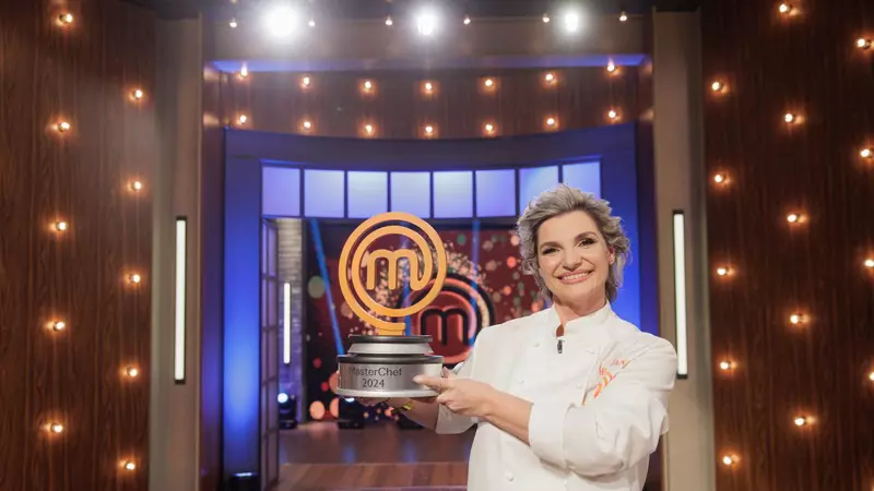 Georgiana Ene, câștigătoarea MasterChef, are o viață demnă de film. S-a măritat doar pentru că avea 35 de ani, a suferit de cancer și nu i-a spus nici măcar mamei, acum iubește cu adevărat, dar nu vrea să audă de nuntă și copii: "Nu au ținut relațiile pentru că m-am plictisit repede. Mi-e milă de fostul meu soț" / EXCLUSIV