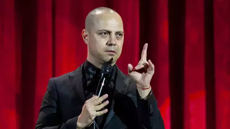 Cine este Dan Badea. Comediantul a debutat ca DJ, a fost însurat cu Lora, este la a doua căsnicie și are un fiu
