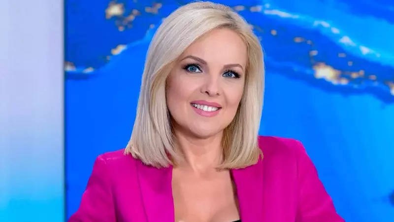 Cine este Oana Andoni. E căsătorită de 17 ani, are două fiice și lucrează la PRO TV din 2000