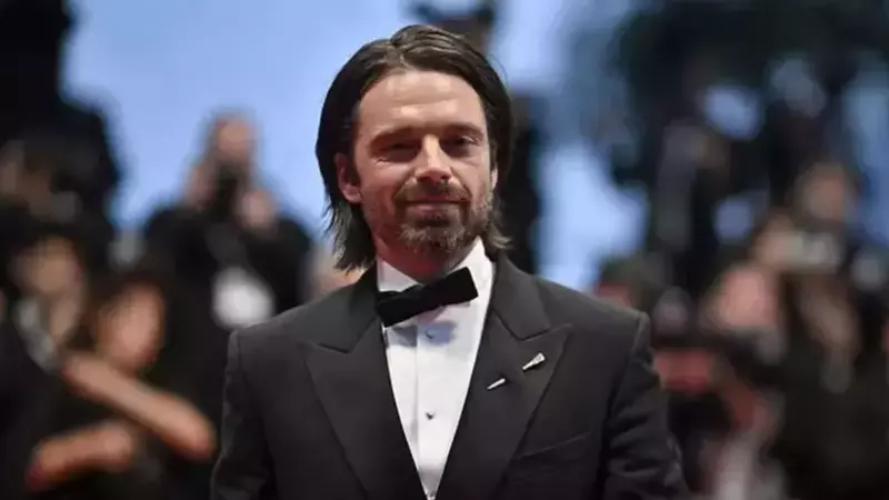 Sebastian Stan, nominalizat la Globurile de Aur 2025 la două categorii: "Este ireal. Încă tremur". În filmul "The Apprentice", actorul îl interpretează pe Donald Trump