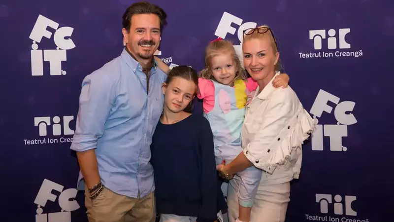Cum își cresc Elwira și Mihai Petre cele două fiice și cum arată viața lor, de când s-au mutat în afara Capitalei: „Ne ocupăm de ele pe rând. Avem zile dedicate special din săptămână în care suntem 100% cu ele...” / EXCLUSIV