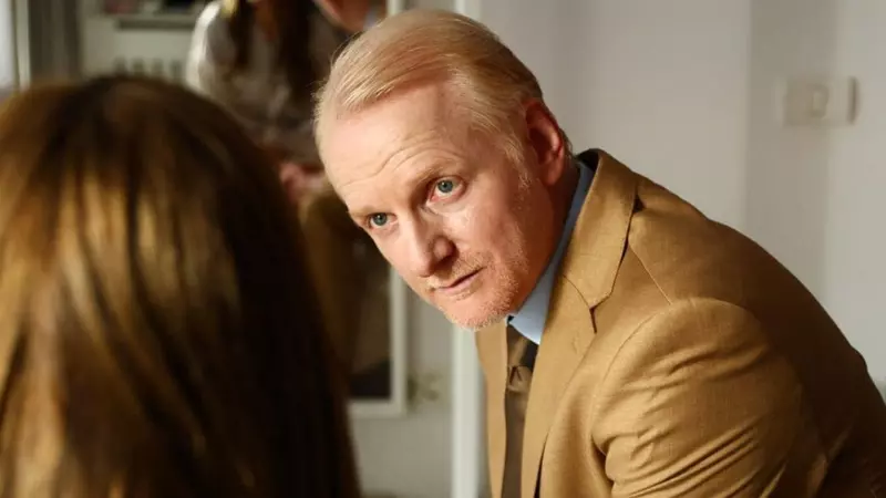 Cine e Richard Bovnoczki, actorul din serialul „Ana, Mi-ai fost scrisă în ADN”. A fost nominalizat la Premiile Gopo și UNITER