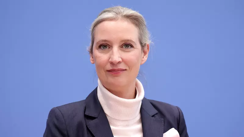 Cine e Alice Weidel, liderul AfD Germania. E căsătorită cu o femeie, locuiește în Elveția și a fost susținută de Elon Musk și JD Vance