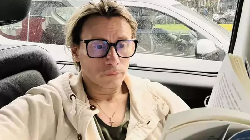 Marius Manole a avut o copilărie cu lipsuri, dar se bucură că a trăit acele vremuri grele: ”Pe timpul meu nu erau droguri, lucrurile erau mai simple și mai curate și mai cinstite...” / EXCLUSIV