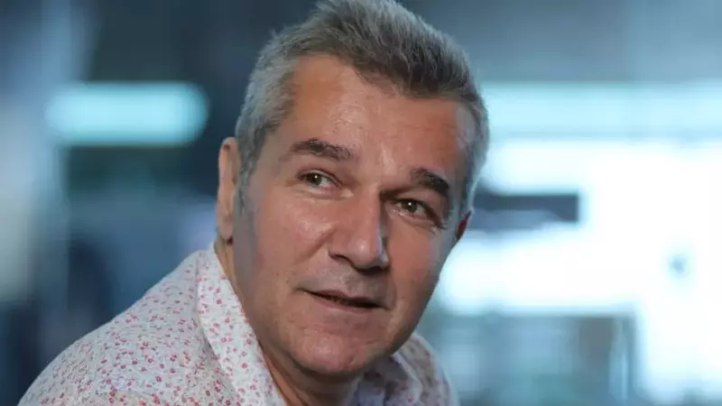 Dan Bittman, în lacrimi, pe scenă. Cum l-a omagiat pe Gabriel Cotabiță: ”Avem un invitat special, care o să cânte următoarea piesă cu voi: Păsări de fum”
