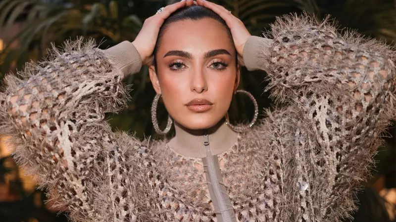 Alexia Eram donează o parte dintre hainele pe care nu le mai poartă: „Unele le țin acolo poate revine moda sau nu le pot da că îmi amintesc de ceva"