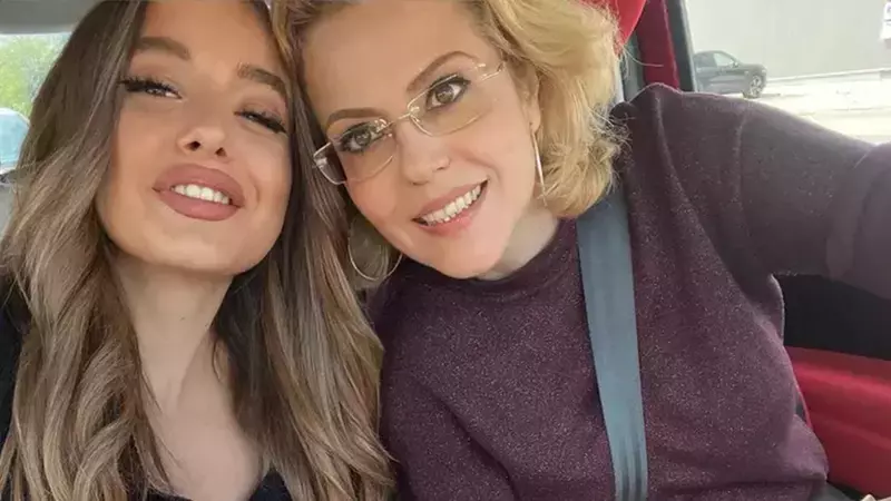 Raluca Moianu, mândră că este bunică tânără, la doar 55 de ani: „Și tatăl Marei cred că zâmbește de acolo, de Sus”/ Mara Ancuța, fiica ei, a născut în urmă cu câteva zile