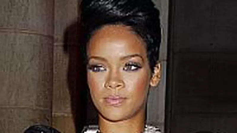 Rihanna, bodyguard-ul si umbrela