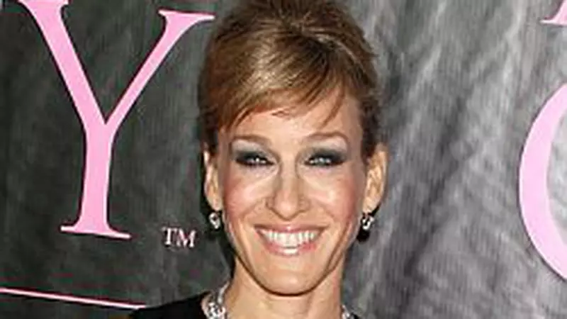 Vedete in haine create de Alexander McQueen