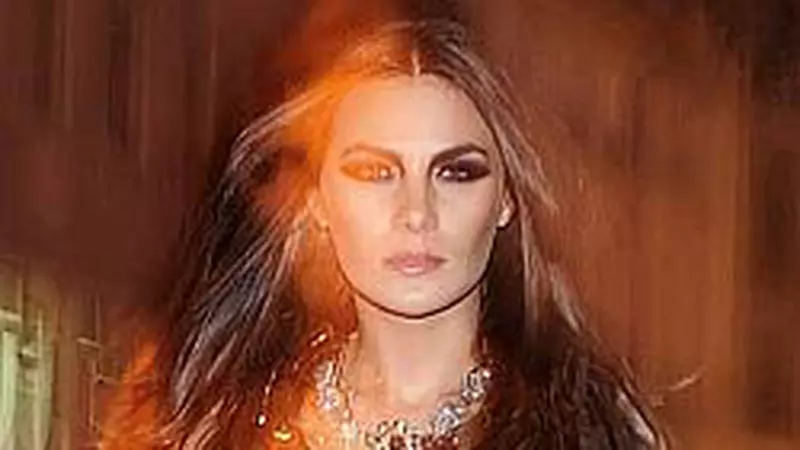 Laura Belecciu - aproape incendiar