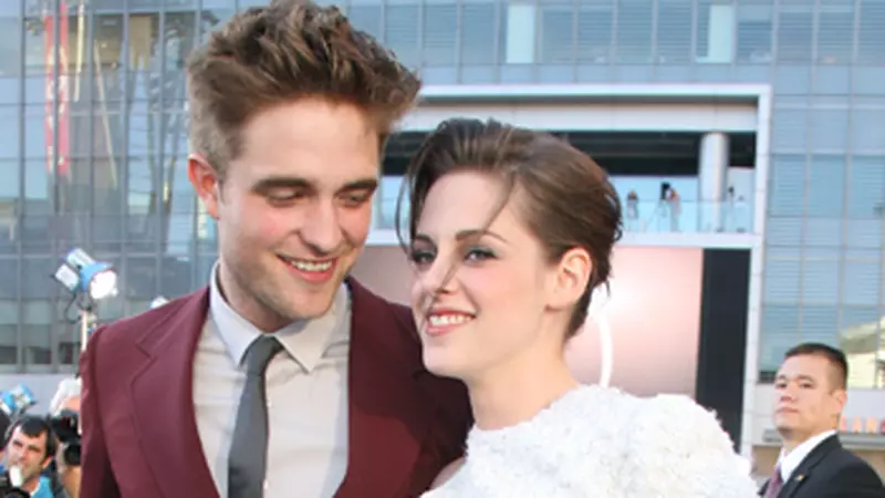 Kristen Stewart si Robert Pattinson la premiera ”The Twilight Saga: Eclipse” din LA
