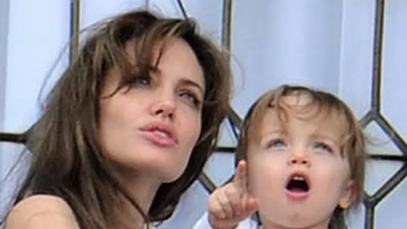 Angelina mai vrea copii cu Brad Pitt