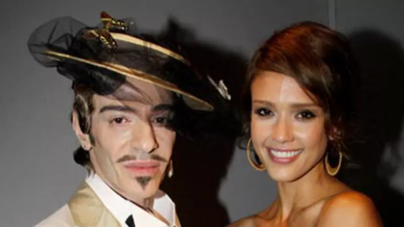 Vedete la show-ul Dior toamna-iarna 2010/2011: Jessica Alba, Lily Cole, Blake Lively