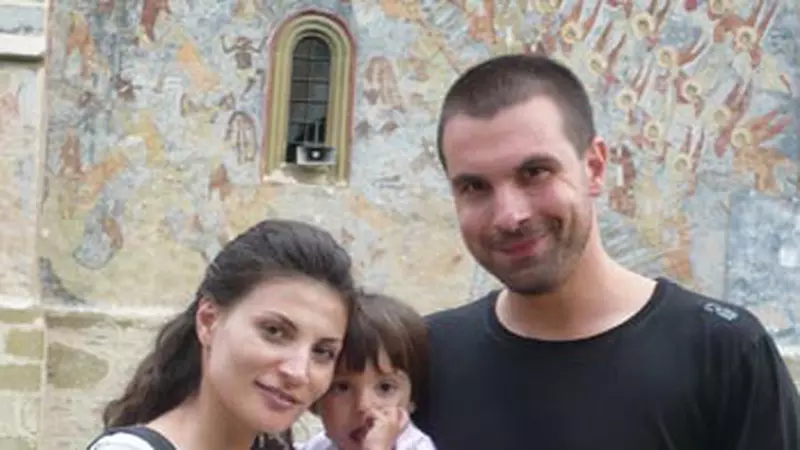Alexandru Papadopol si Ioana Ginghina - In Bucovina alaturi de fetita lor