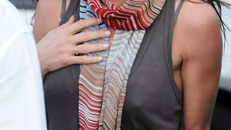 Vedete care s-au bronzat de Anul Nou