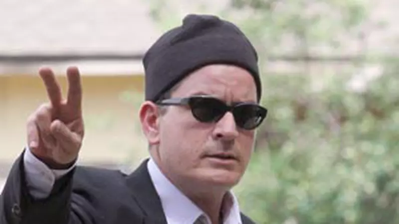 Charlie Sheen - Spitalizat de urgenta