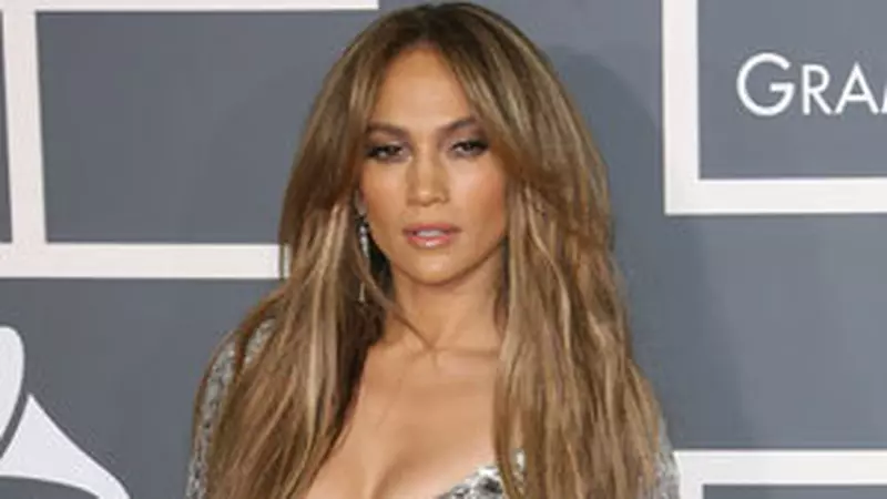 Vedetele prefera trendul metalic