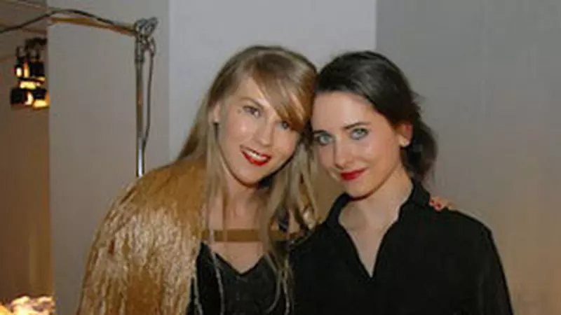 Corina si Andreea Badala la lansarea brand-ului Murmur