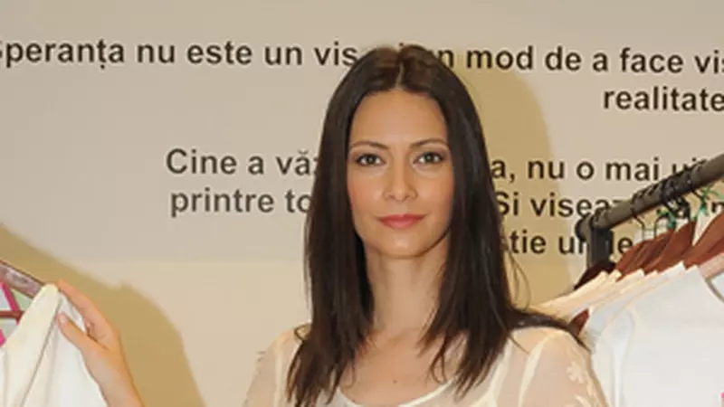 Vedete la deschiderea primului magazin caritabil