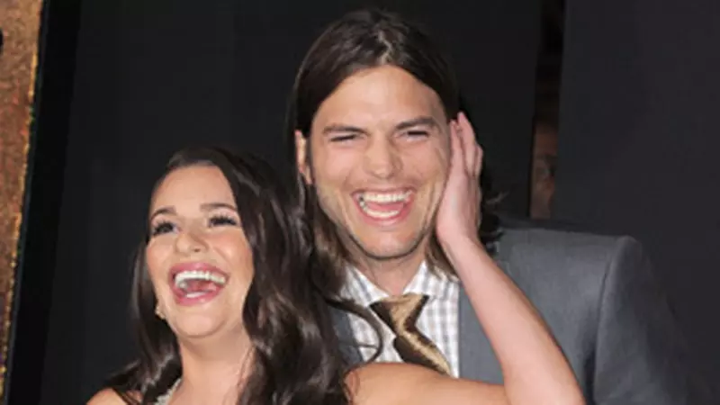 Ashton Kutcher si Lea Michele s-au distrat copios la premiera filmului "New Year's Eve"