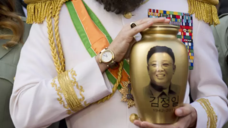 Momente amuzante la Gala Premiilor Oscar: Sacha Baron Cohen, Miley Cyrus, Bret McKenzie