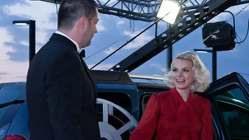 Primii pasi ai vedetelor pe covorul rosu la Premiile Gopo