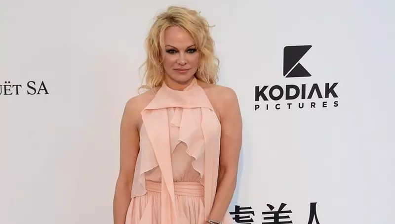 Pamela Anderson Cap d'Antibes, 25-05-2019 72 Cannes film festival - Red carpet amfAR