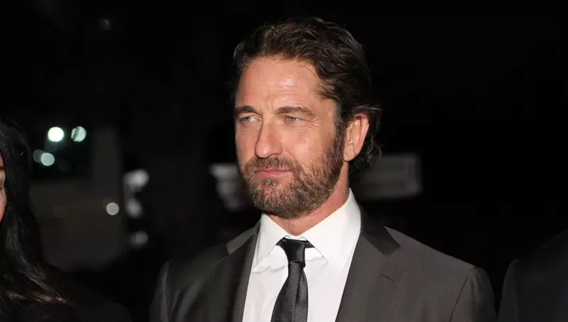 Gerard Butler a accidentat-o pe Hilary Swank 1