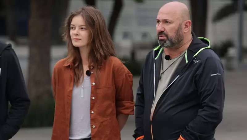 catalin-scarlatescu-deghizat-in-chinelo-1