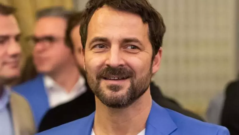 andrei-aradits-revine-pe-micile-ecrane-1