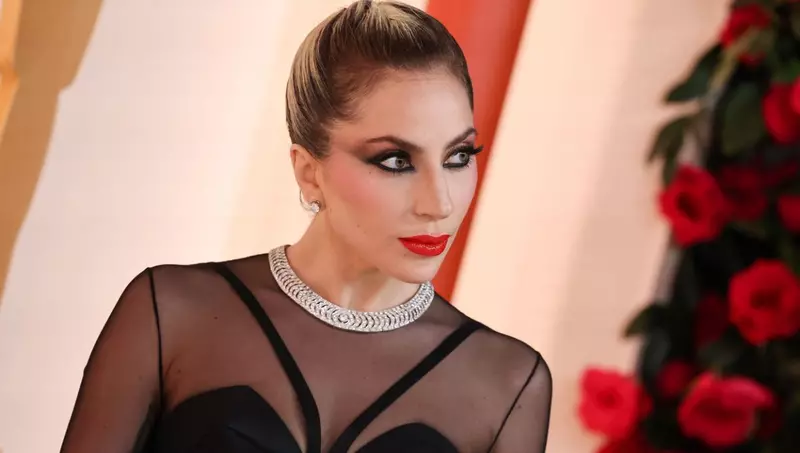Lady Gaga, plină de surprize la gala Oscar 2023