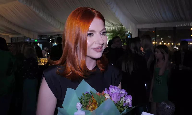 Lidia Buble a câștigat trofeul Natural Beauty la Premiile Unica.ro 2024