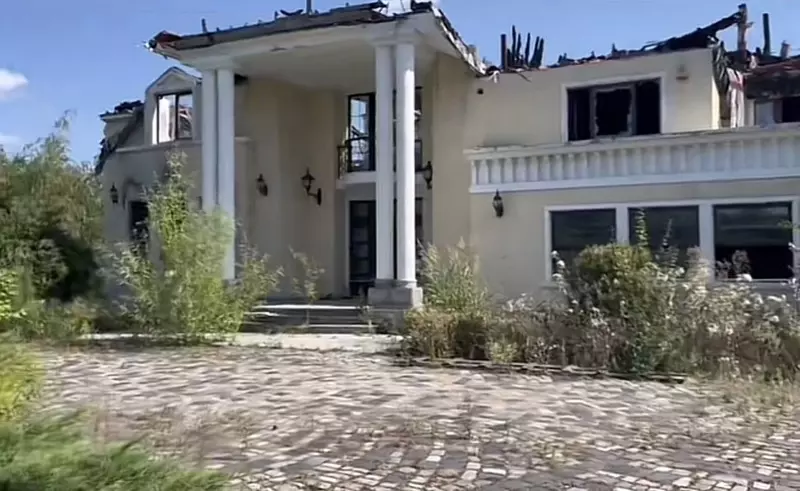 Vila Izvorani Irinel Columbeanu arsă (5)