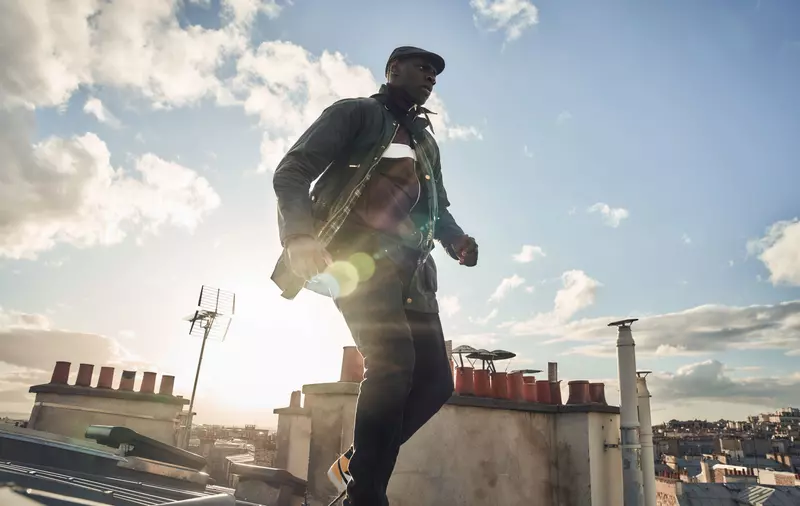 Omar Sy și echipa serialului Netflix „Lupin” au fost atacați de 20 de persoane cu cagule