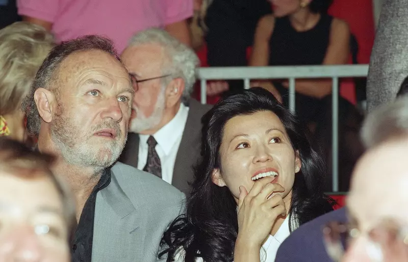 Gene Hackman și Betsy Arakawa