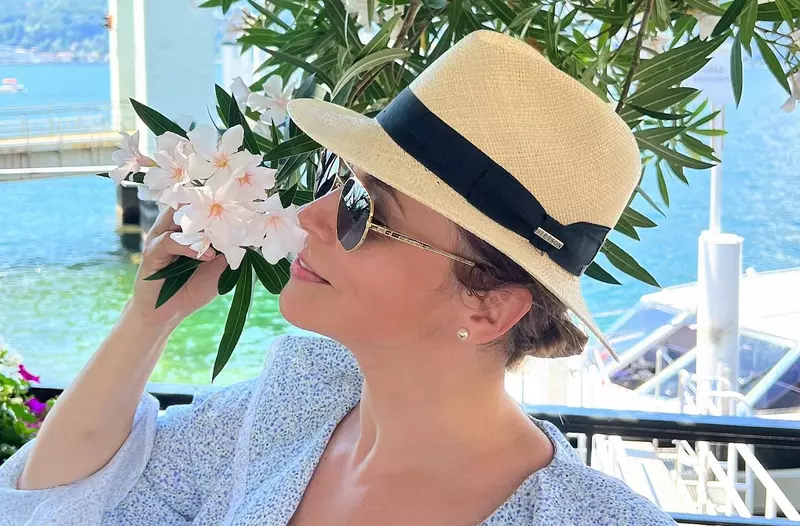 Andreea Marin, criticată după ce s-a afișat în costum de baie în mediul online. "Te știam o femeie decentă!"