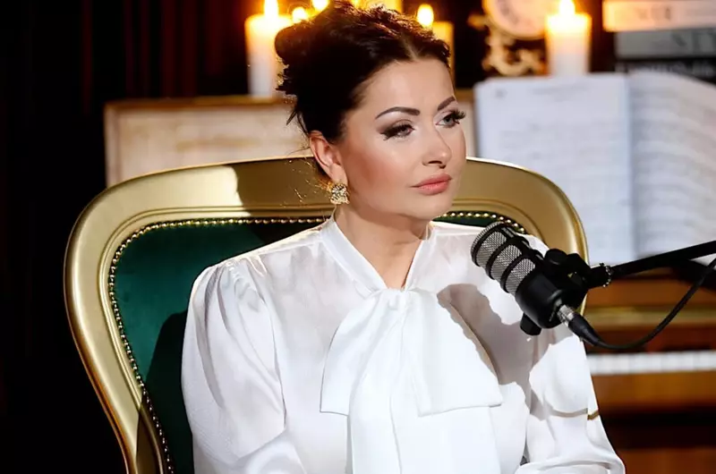 gabriela cristea40