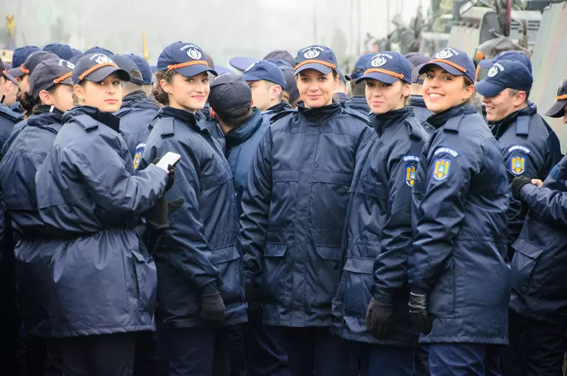 polițiste frumoase parada 1 decembrie 2017