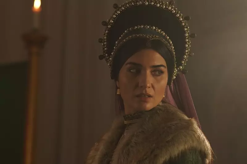 Tuba Büyüküstün