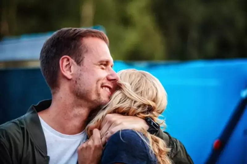 armin-van-buuren-si-erika-van-thiel