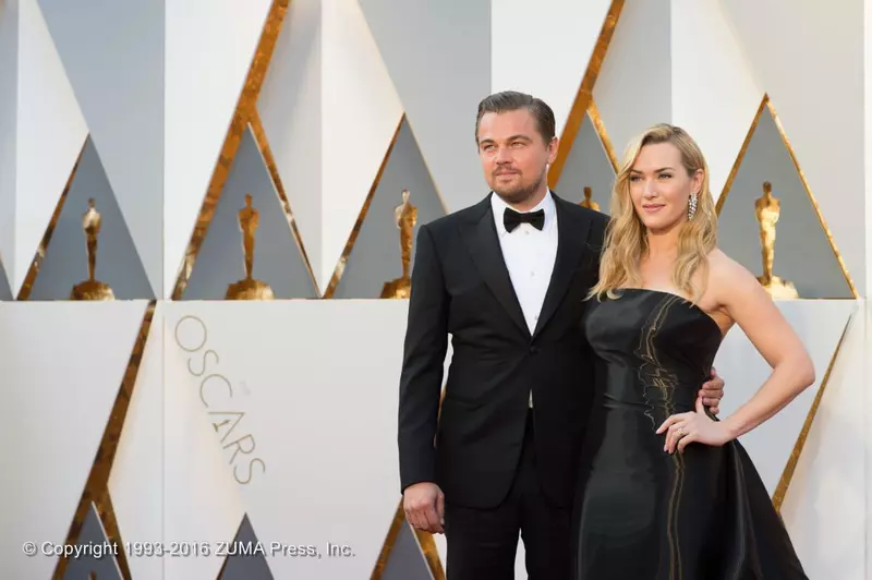 Premiile Oscar 2017 Postul E! transmite „Live from the red carpet” 2