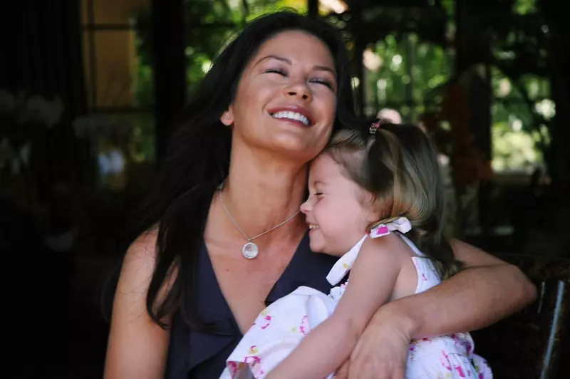 Catherine Zeta-Jones și fiica ei Carys Douglas